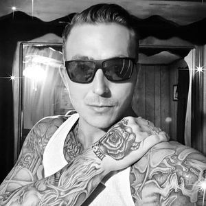 Meet your Posher, Christopher